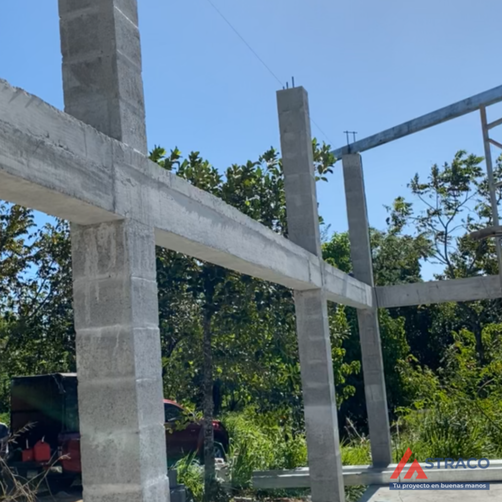 Reinforced concrete columns and ring beam structure for residential construction in Alto Boquete, Chiriquí, Panama